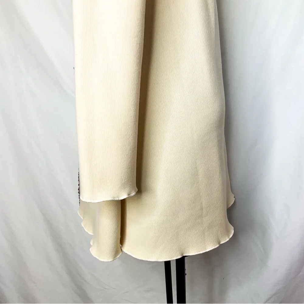 Elegant Cream Dress with Black Bow & pearl details - Picture 6 of 11